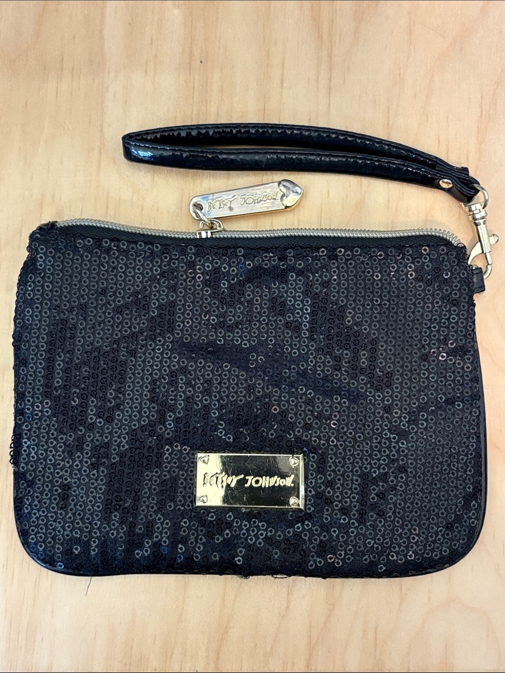 Betsey Johnson Black Sequin Wristlet with Pink Embroidered Logo - Picture 4 of 11